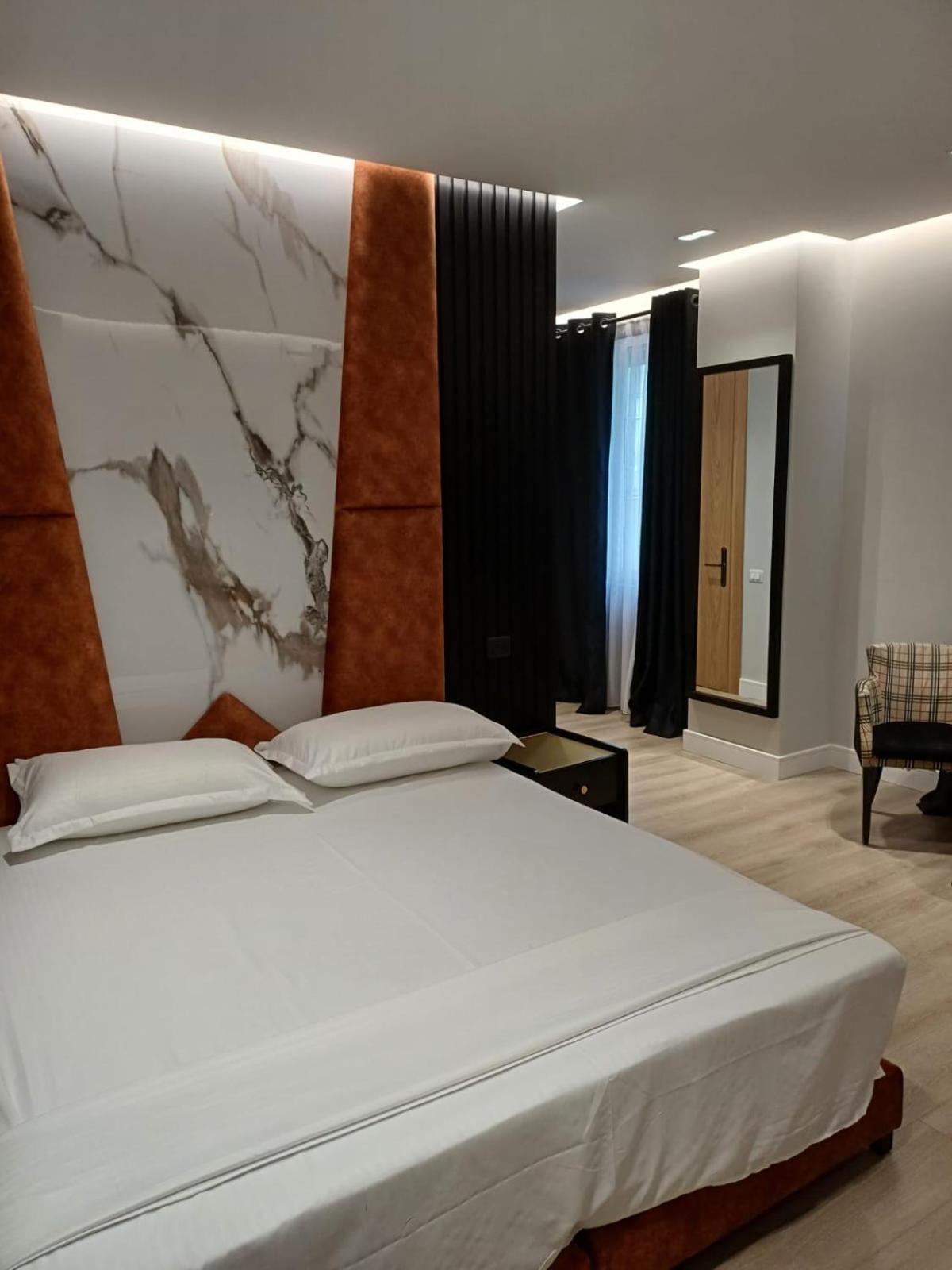 Oxygen Boutique Hotel Tirana Eksteriør billede